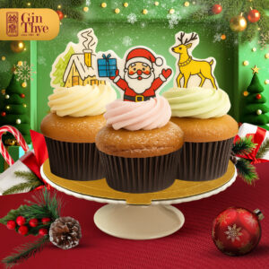 Gin Thye Christmas sponge cakes in chocolate and vanilla